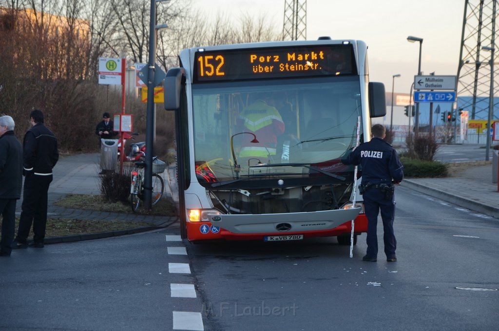 VU KVB Bus PKW Koeln Porz Gremberghoveb Neuenhofstr P07.JPG - Miklos Laubert